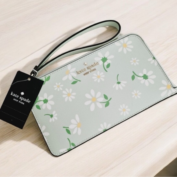 Kate Spade Lucy Day Tripper Daisy Medium L-Zip Wristlet